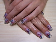 Épített zselé akril díszítéssel